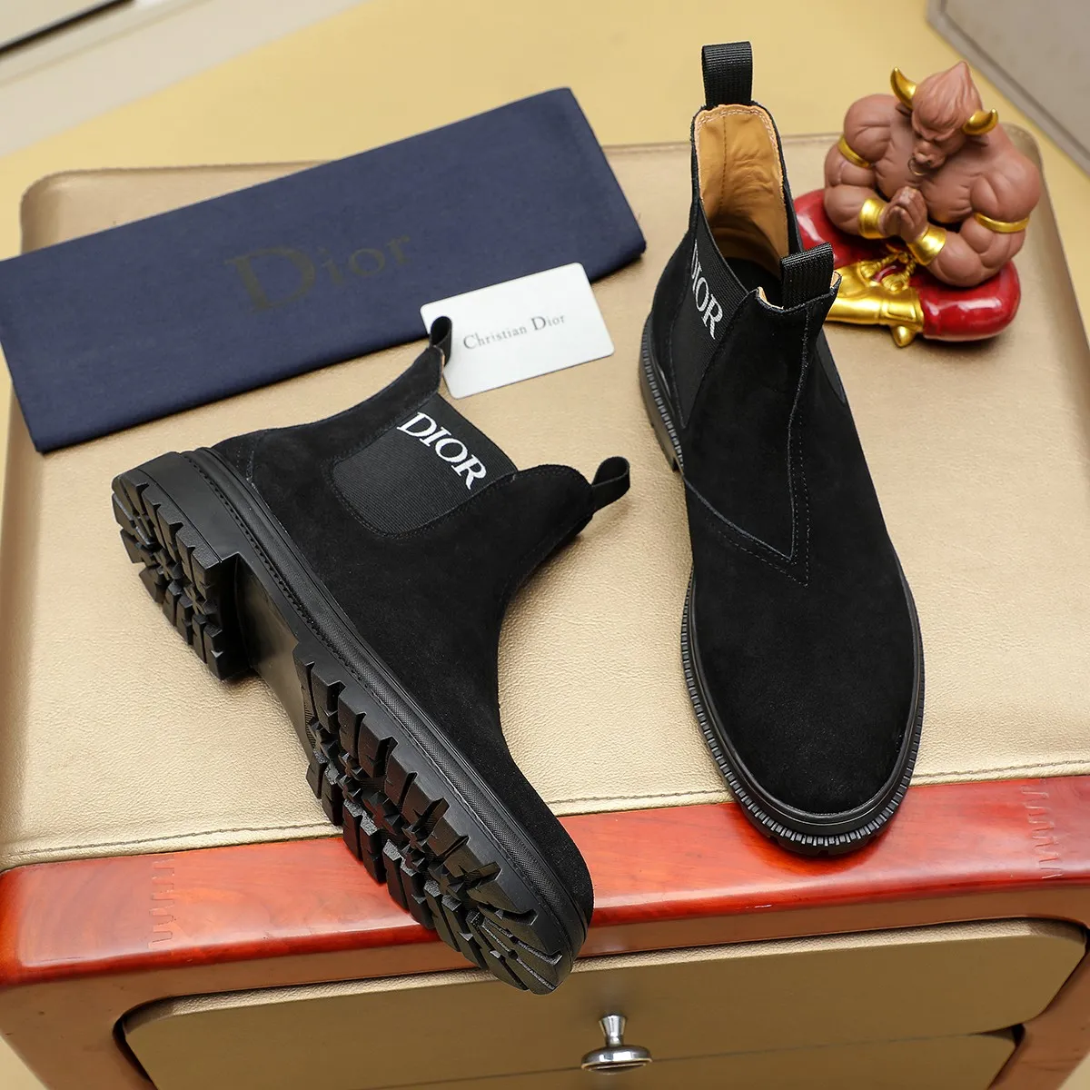 Ex-factory price: 480⌚️⌚️"Dior" Gaobang short boots⚠️⚠️Top purchasing agent🔍🔍Men's 2023HK counters are on sale simultaneously. Sole: The original sole is specially provided by the original factory. The exclusive movable molded sole is super comfortable. The original factory and the single product are handmade🔍🔍. The details determine the quality. We only make shoes with care. You can enter and exit the counter at will. Welcome to compare. 🇮🇹Size: 38-444️⃣Colors available